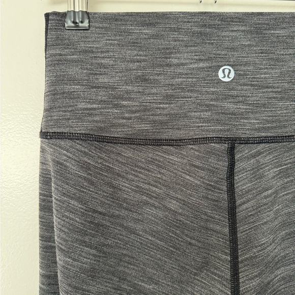 Lululemon Women’s legging - Picture 3 of 4